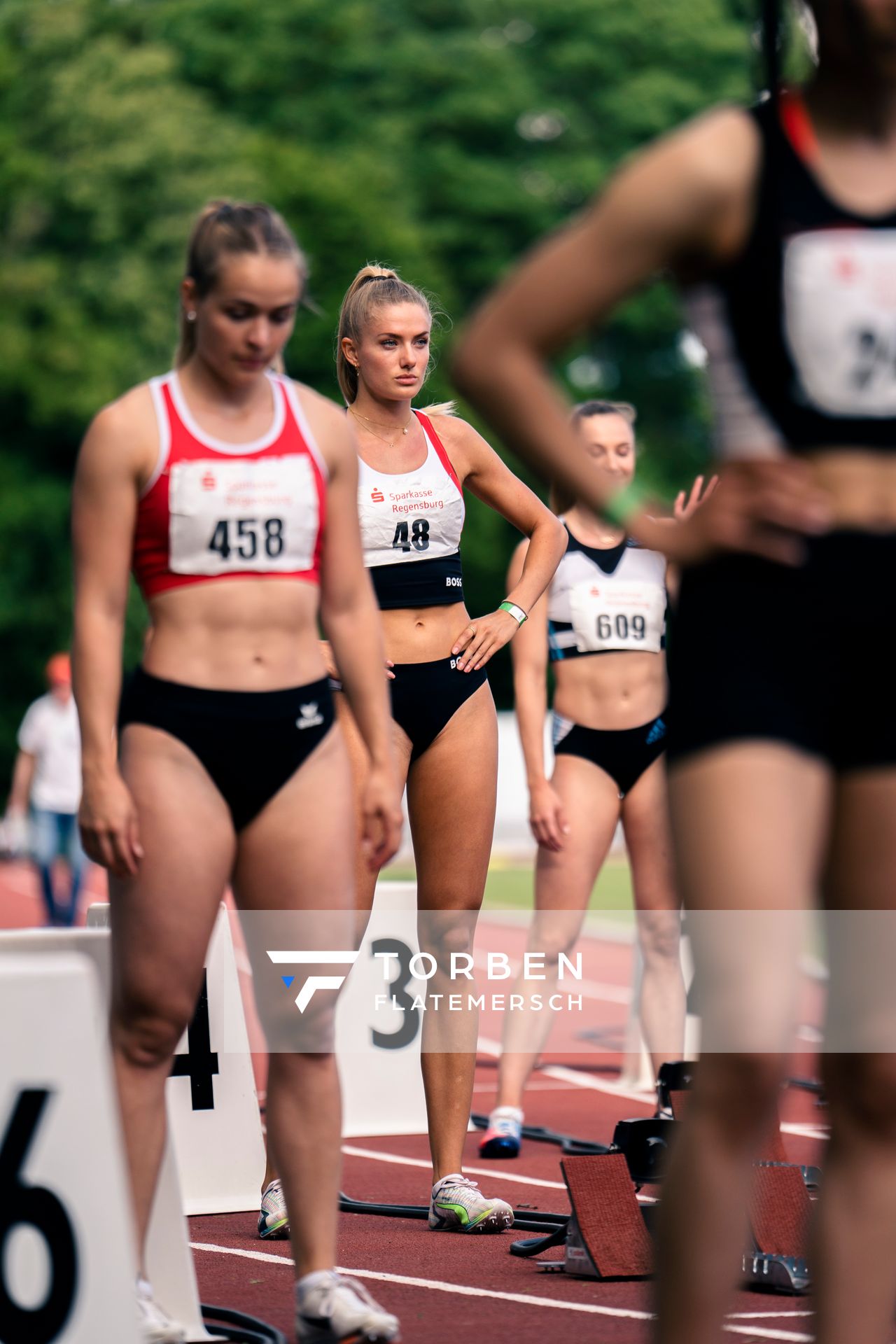 Alica Schmidt (SCC Berlin) am 200m Start am 04.06.2022 waehrend der Sparkassen Gala in Regensburg